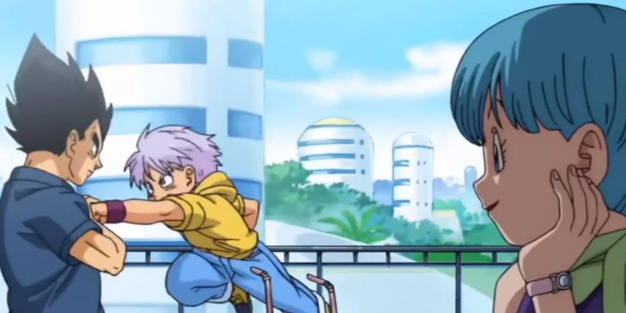 Trunks đấm vào Vegeta trong một buổi luyện tập