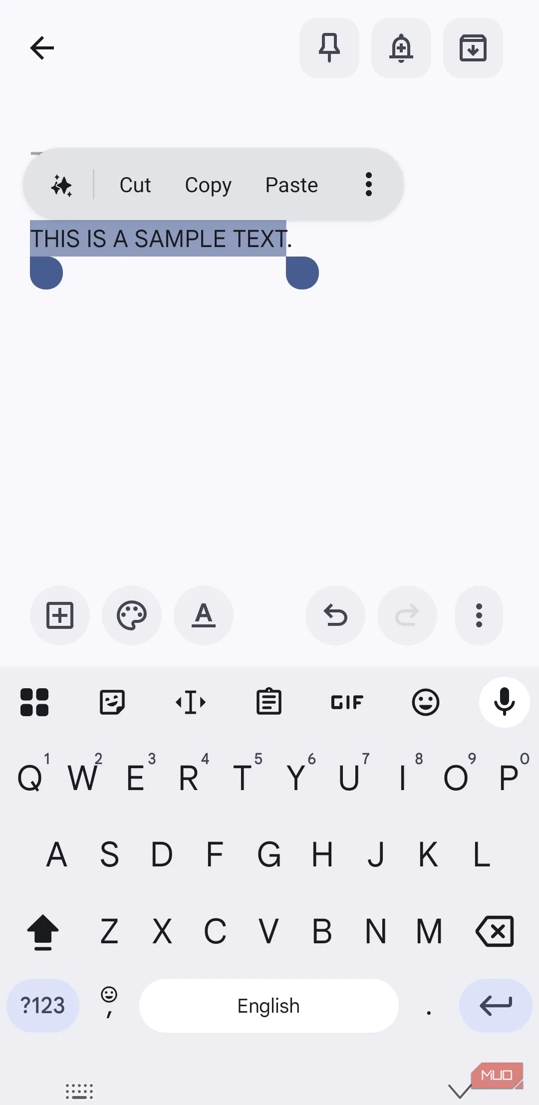 Gboard với văn bản được chọn và đổi sang chữ HOA trên Android