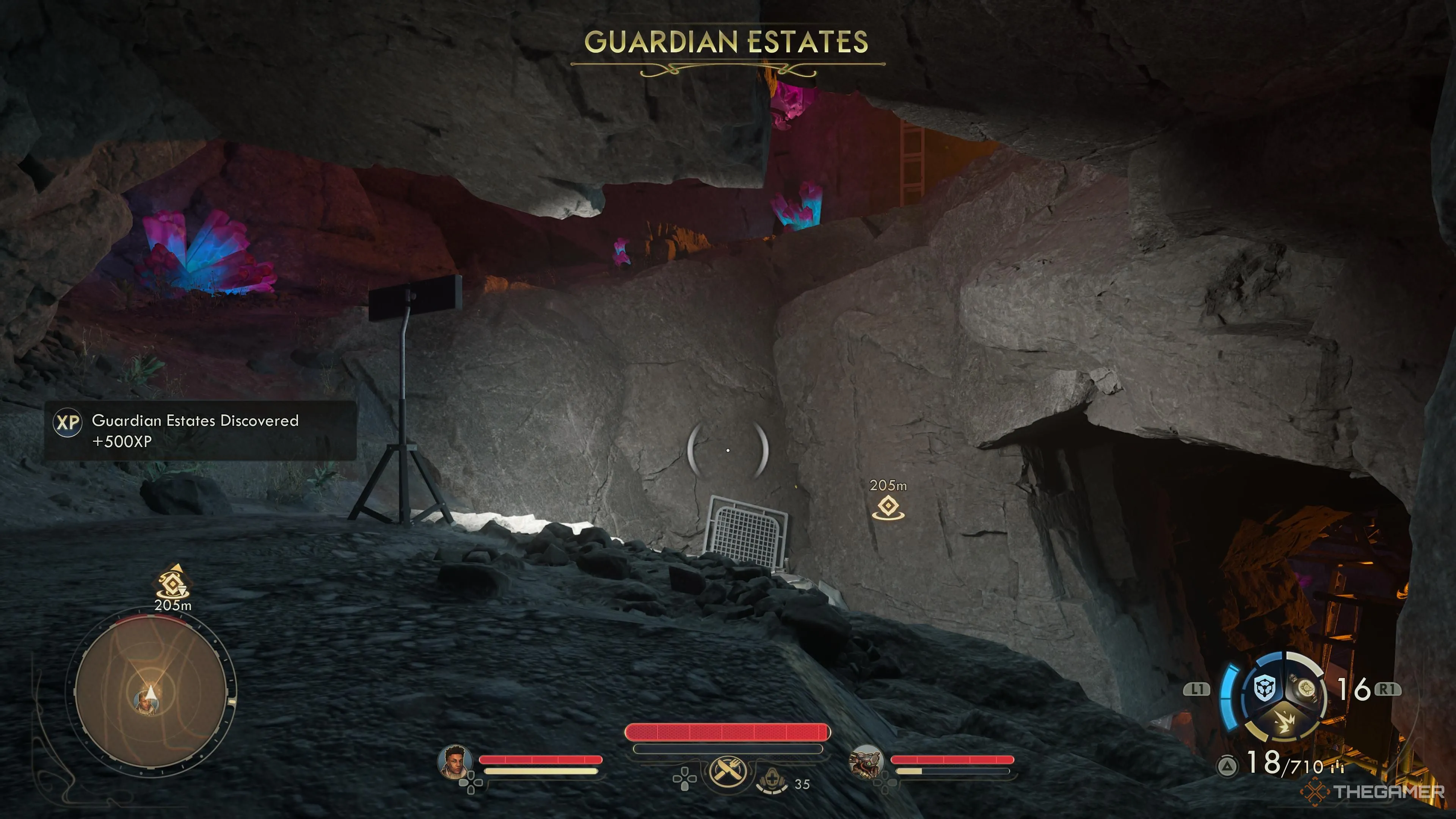 Khu Guardian Estates nhìn từ dưới lên, cho thấy đường leo và vị trí trại Scrappers
