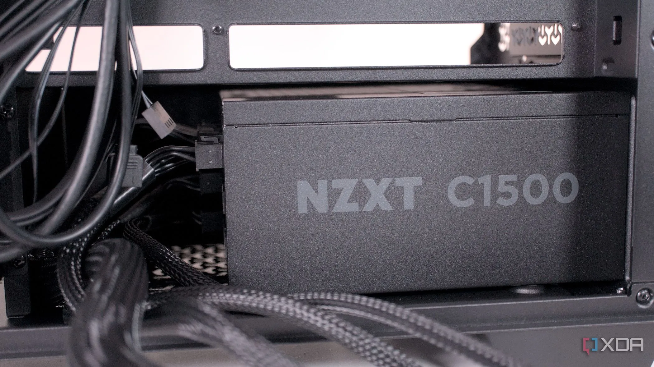 Lắp nguồn Corsair 3500X ARGB vào thùng máy, ví dụ tham khảo khi chọn và lắp PSU