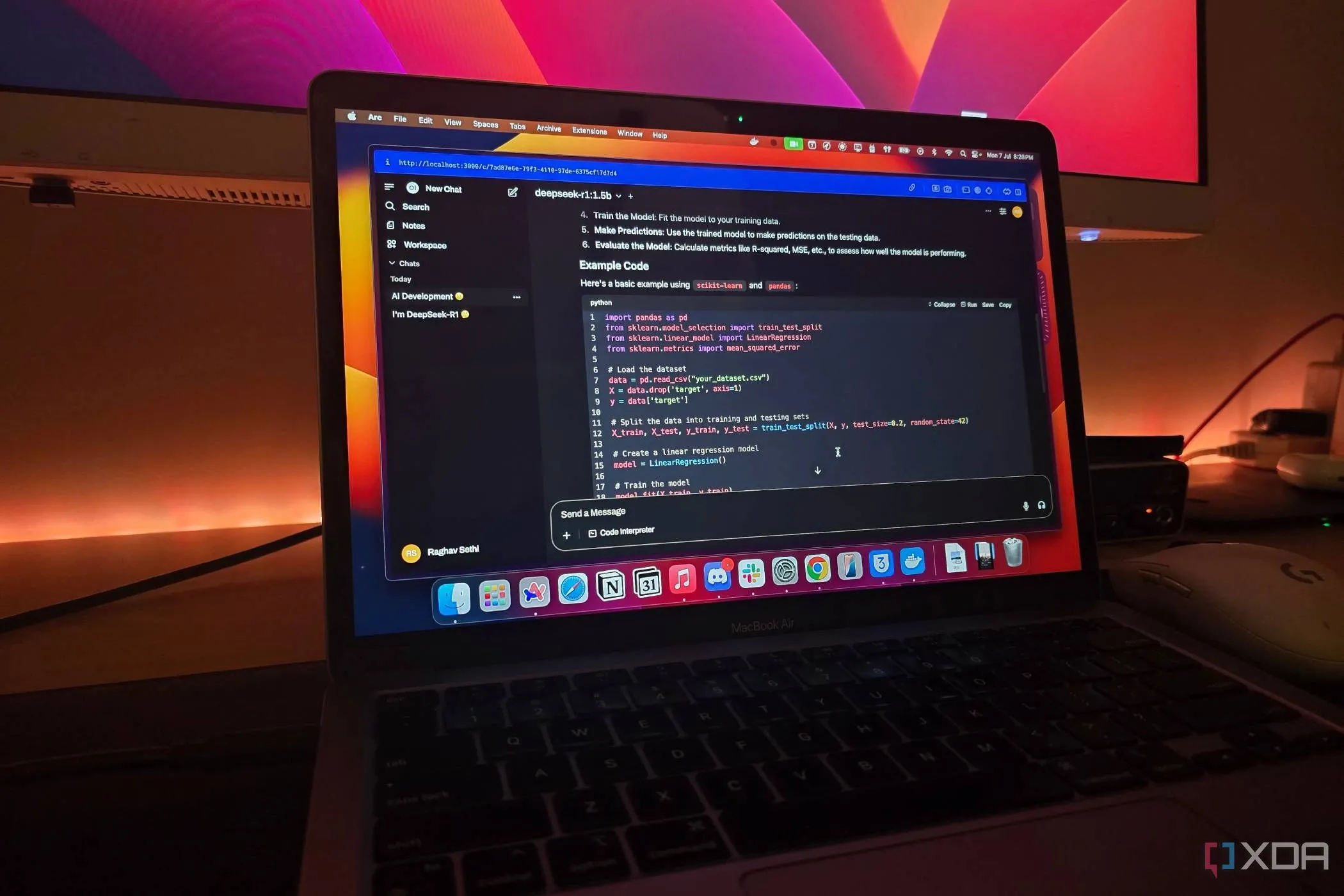 MacBook Air chạy mô hình AI DeepSeek-R1 cục bộ, ví dụ về xử lý AI trên thiết bị