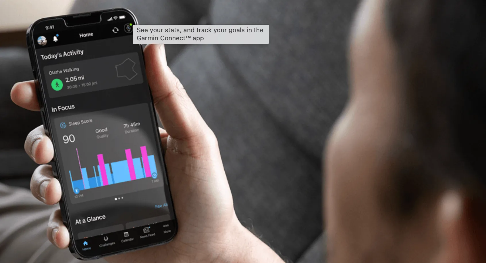 Màn hình ứng dụng Garmin Connect hiển thị dữ liệu đồng bộ với đồng hồ Vivomove Trend trên điện thoại