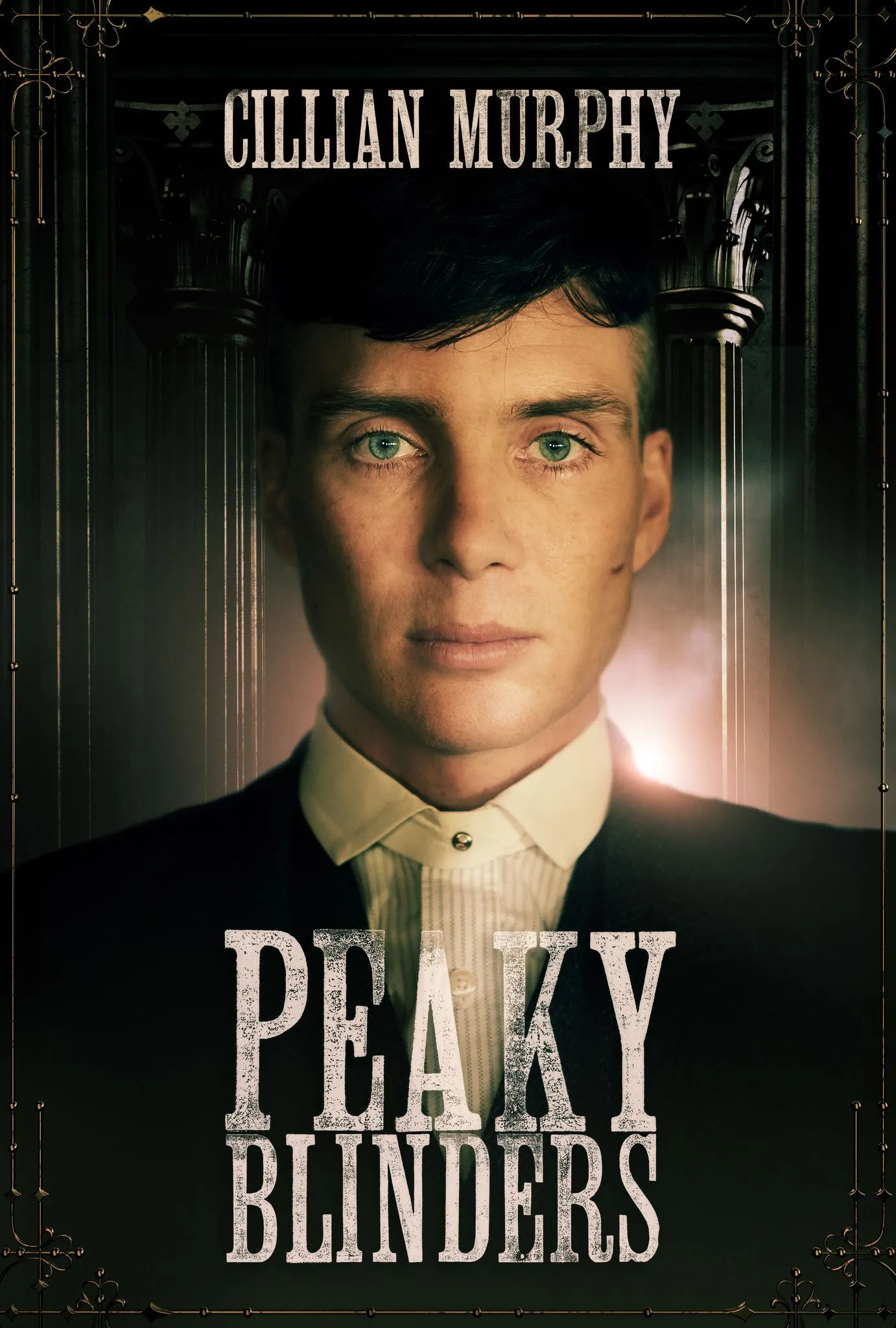 Poster Peaky Blinders — khuôn mặt Tommy Shelby trong tông màu trầm, khắc họa không khí tội phạm lịch sử ở Birmingham sau chiến tranh