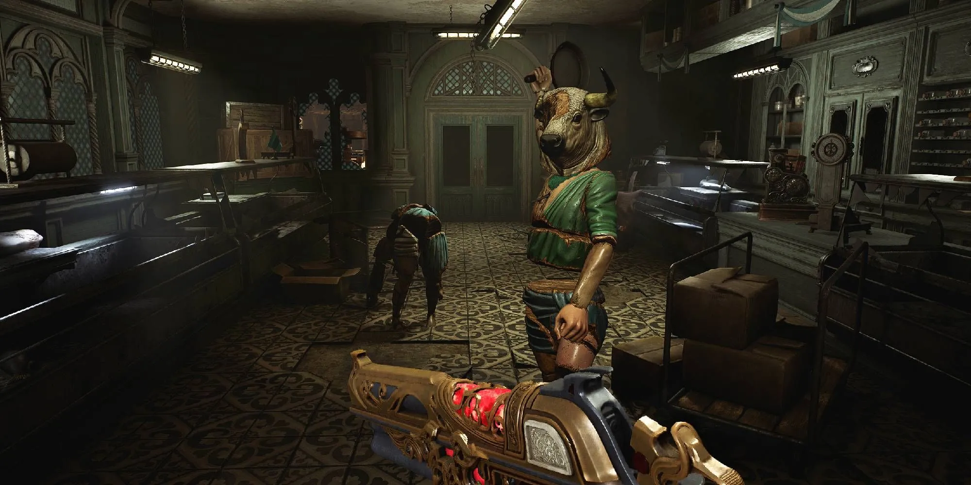 Tượng đầu bò trong Crisol tại quán cà phê — yếu tố văn hóa Hispania, tham chiếu kiến trúc Tây Ban Nha