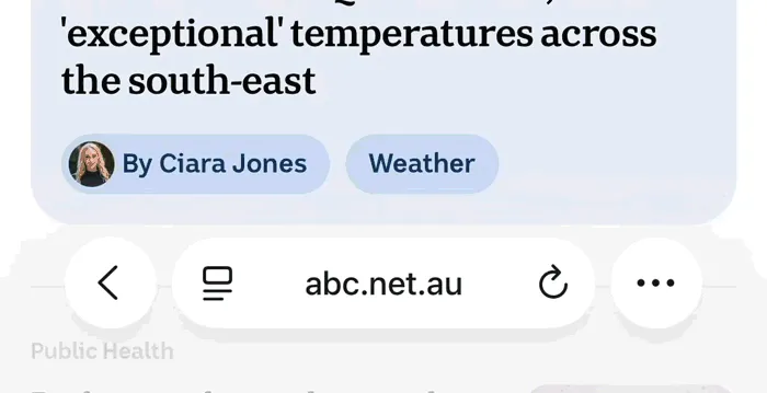 Vuốt trên thanh tab để chuyển tab nhanh trong Safari.